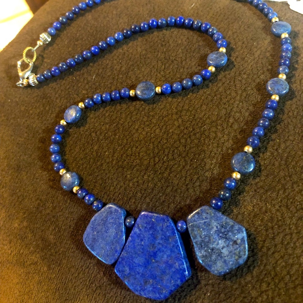 Bohemian style necklace in Lapis Lazuli stones.